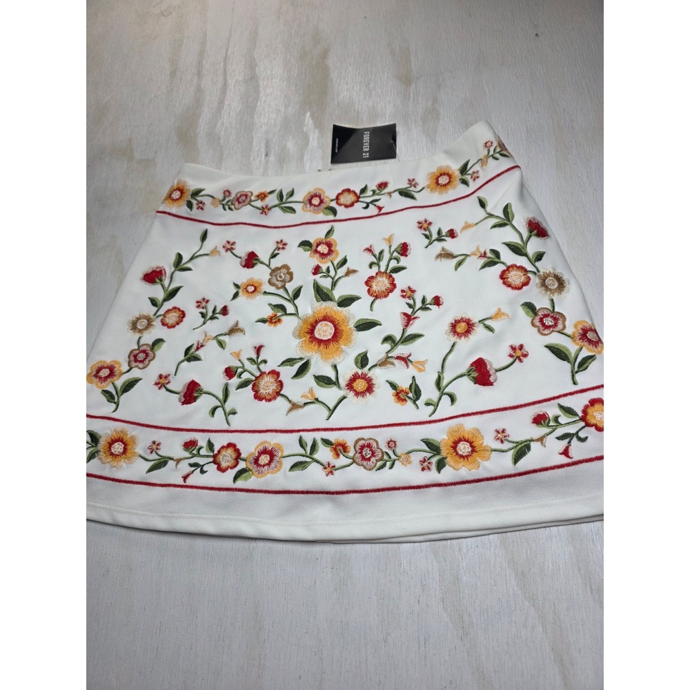 Forever 21 Floral Embroidered Mini Skirt White Boho Cottagecore Festival Size M